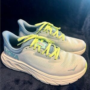 Women’s Hoka Arahi 7, size 8